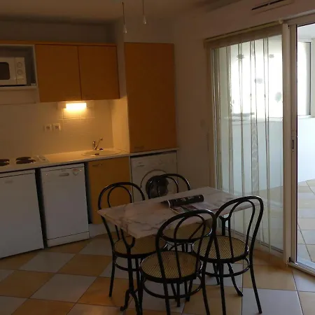 Horizon Marine Apartment